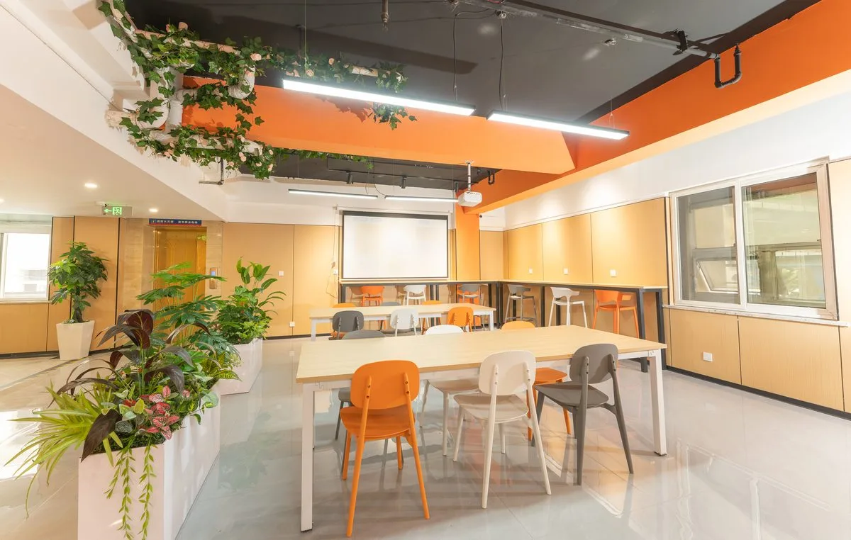 Jushe shared long-table area